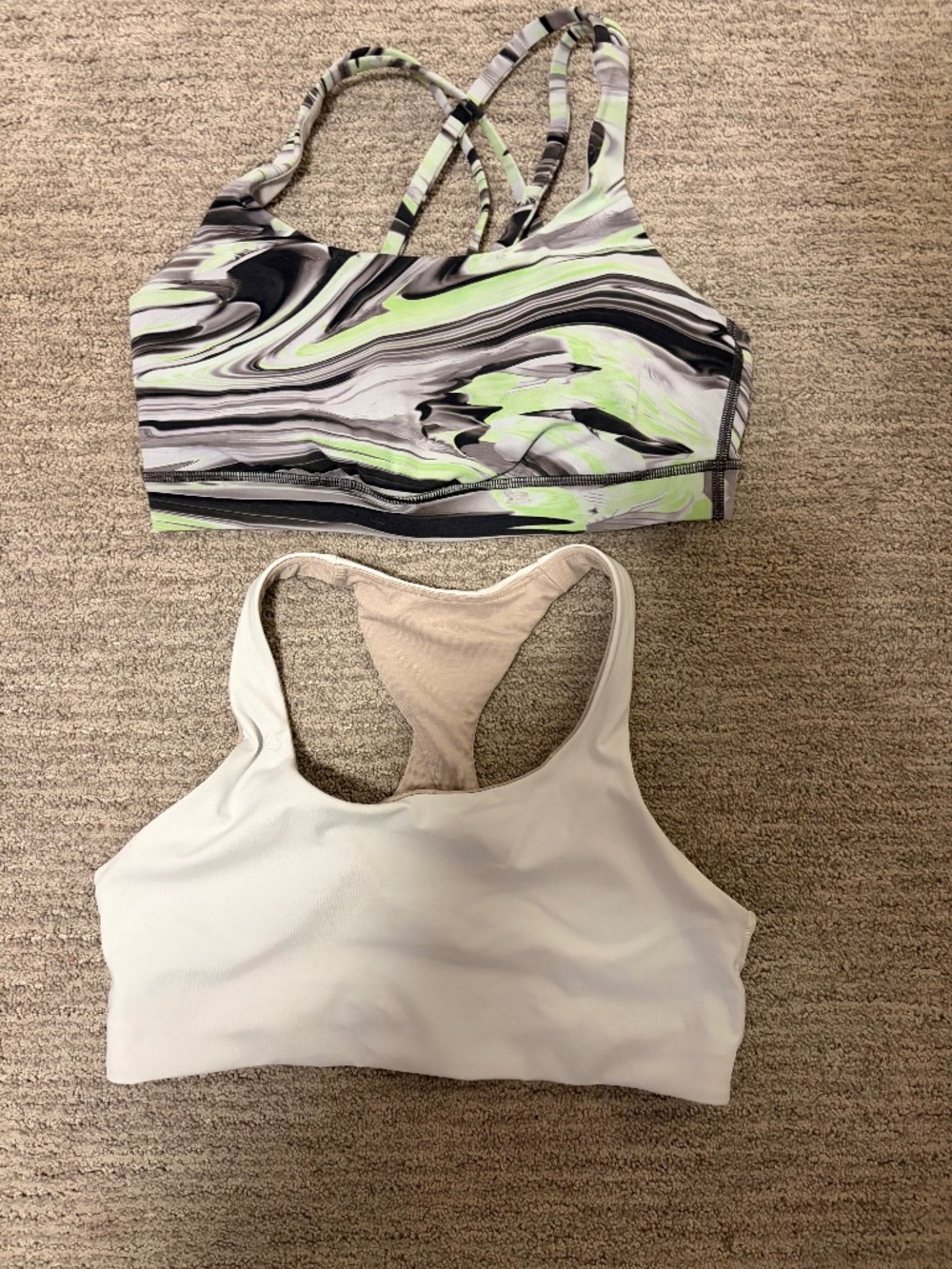 Lululemon 2 sports bras medium